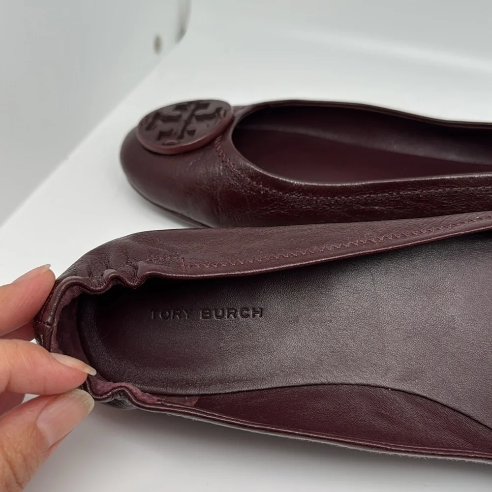 Tory Burch Minnie Travel Leather Plum Burgundy Ballet Flats Slip on Size 7 - NEW